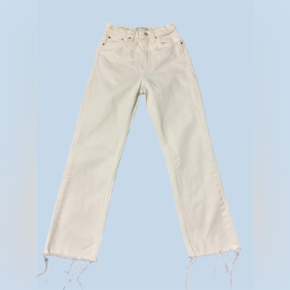 ZARA Off-White High Rise Straight Leg Jeans w/ Frayed Hem Size:4